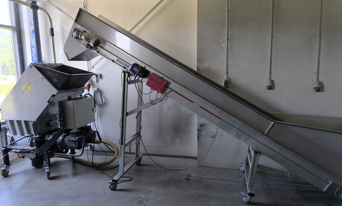 Twin mlin in transporti trak z odsesavanjem